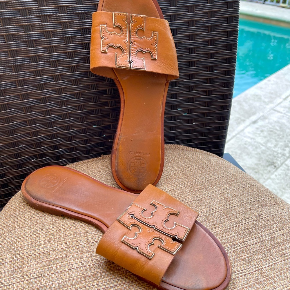 Large logo sandals